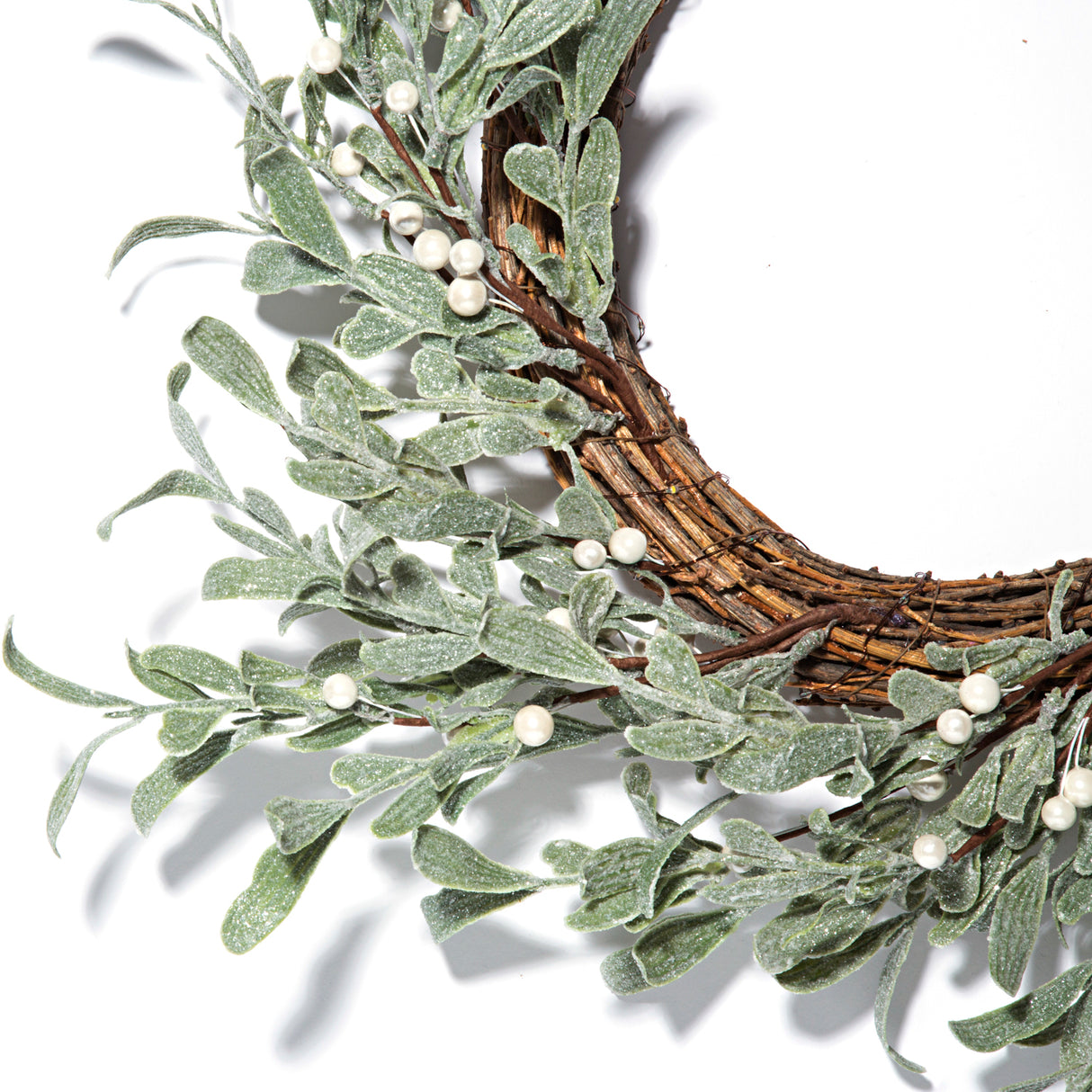 Frosted Mistletoe Wreath with 75 LEDs