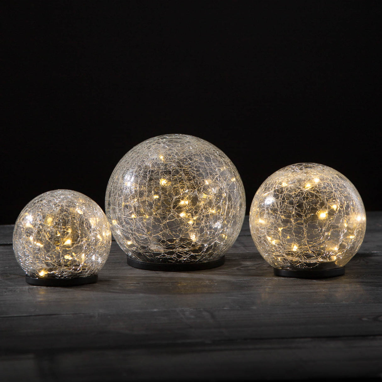 Avalon Solar Crackled Glass Globe, Small