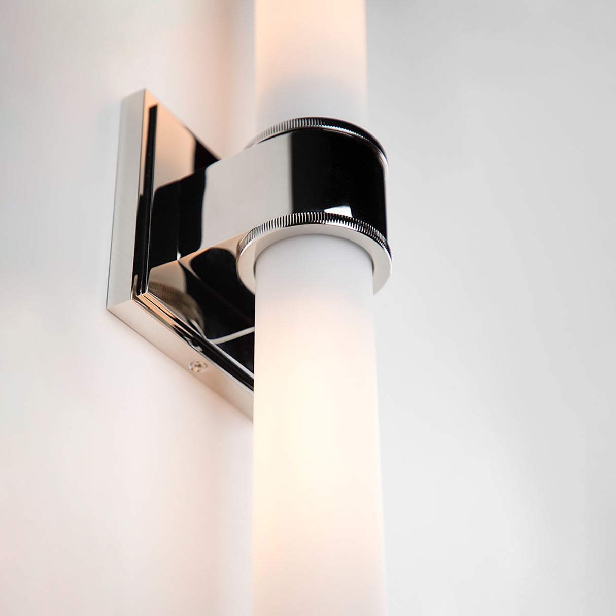 Griffin 2 Light Vanity 20", Polished Nickel