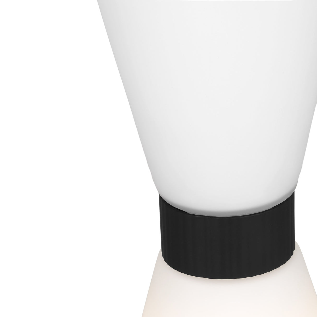 Issa Pendant 8", Matte Black