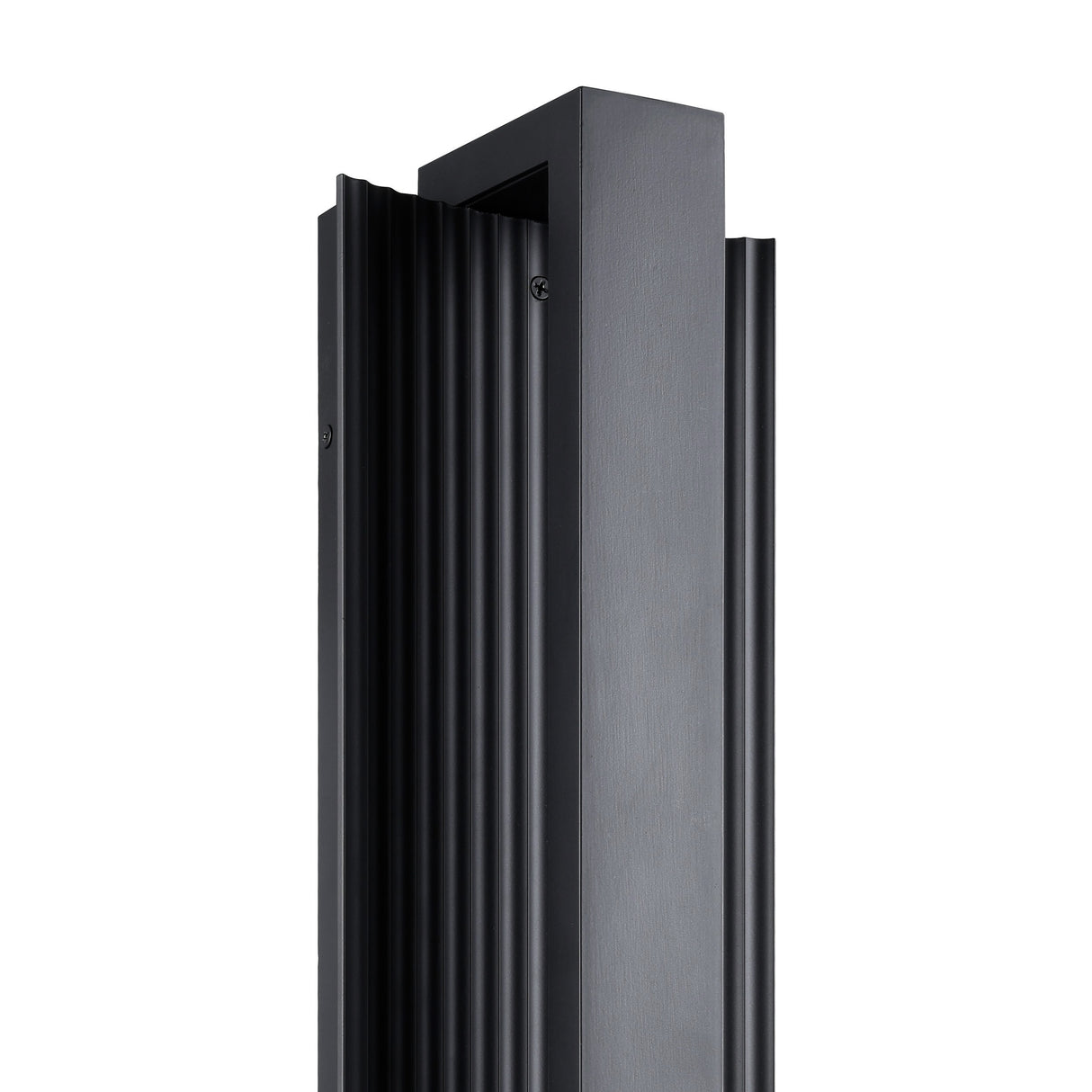 Zenith Outdoor LED Wall Light, Medium 18", Matte Black