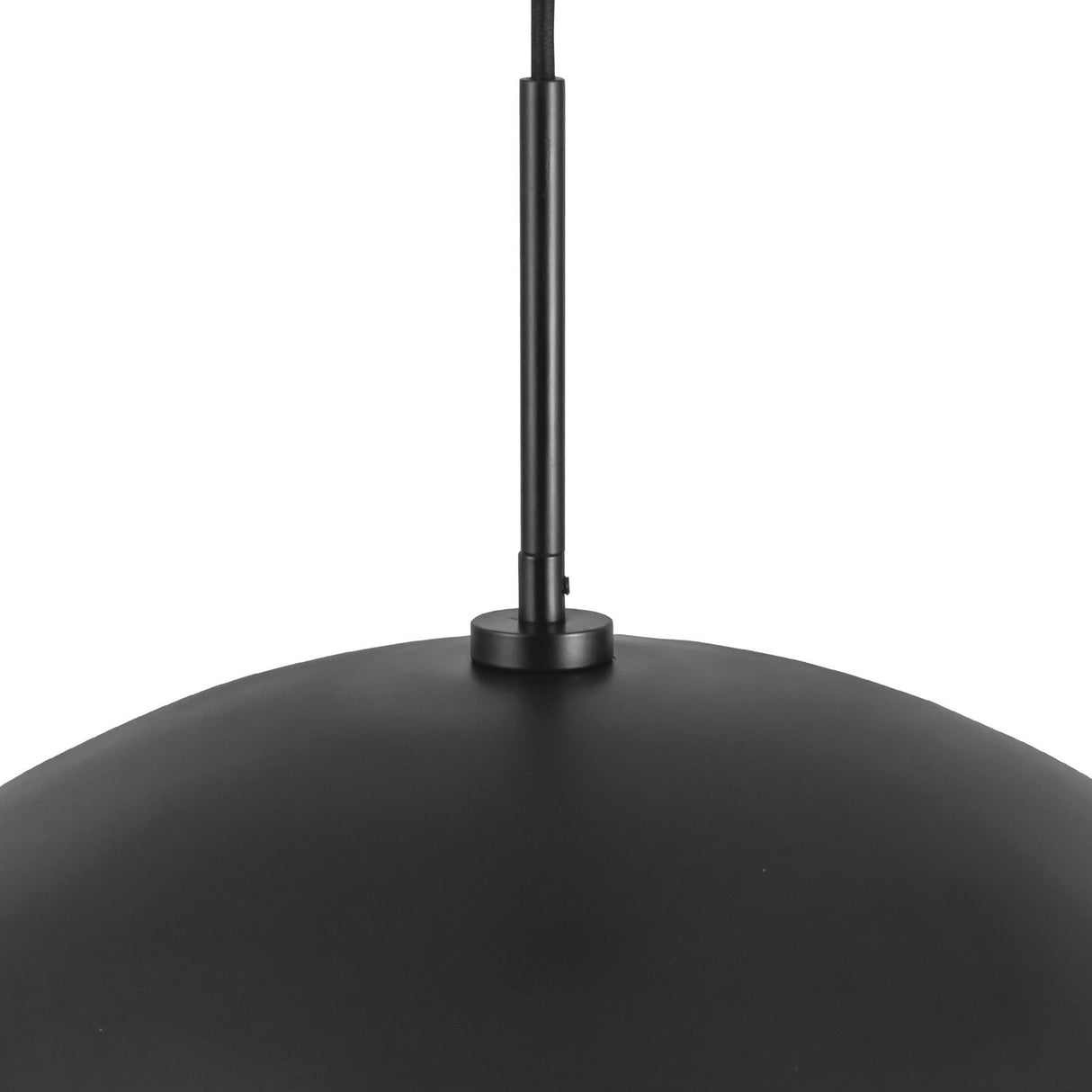 Lenora Metal Pendant 19", Black