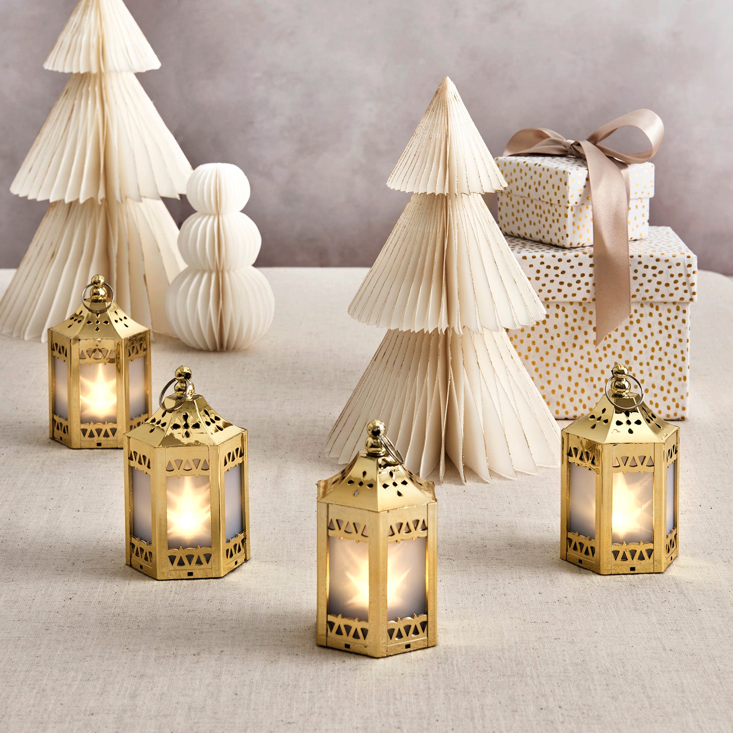 Anthea Gold Mini Holographic Stars Lanterns, Set of 6 – Lights.com