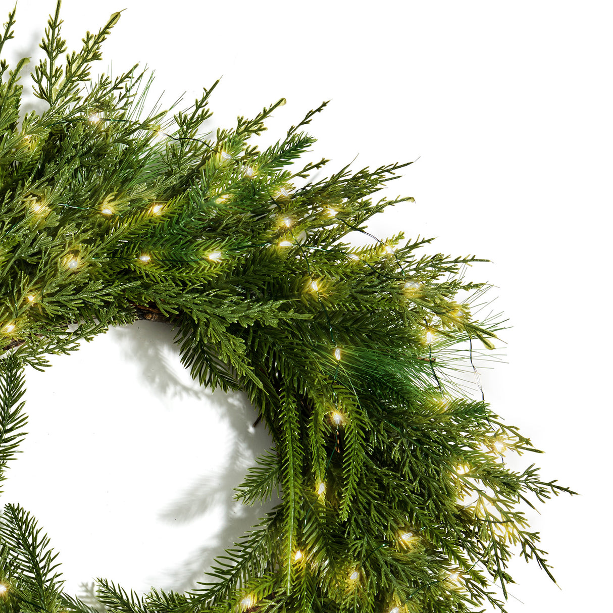 Lush Evergreen Wreath with 100 LEDs