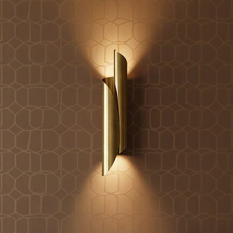 Isla Wrapped Wall Sconce 26", Vintage Brass for Modern home with Brown wallpaper