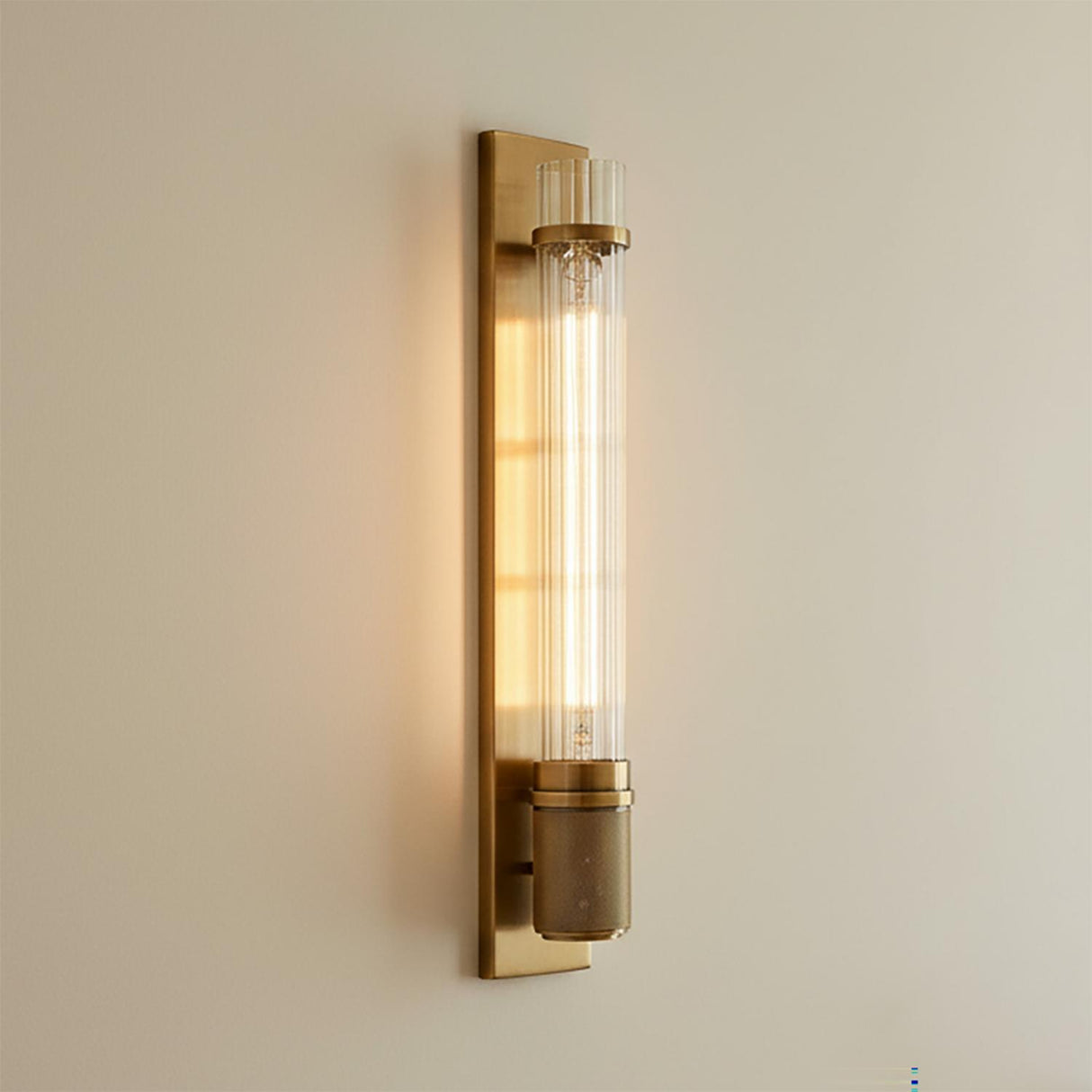 Zeke Wall Sconce 16", Aged Brass