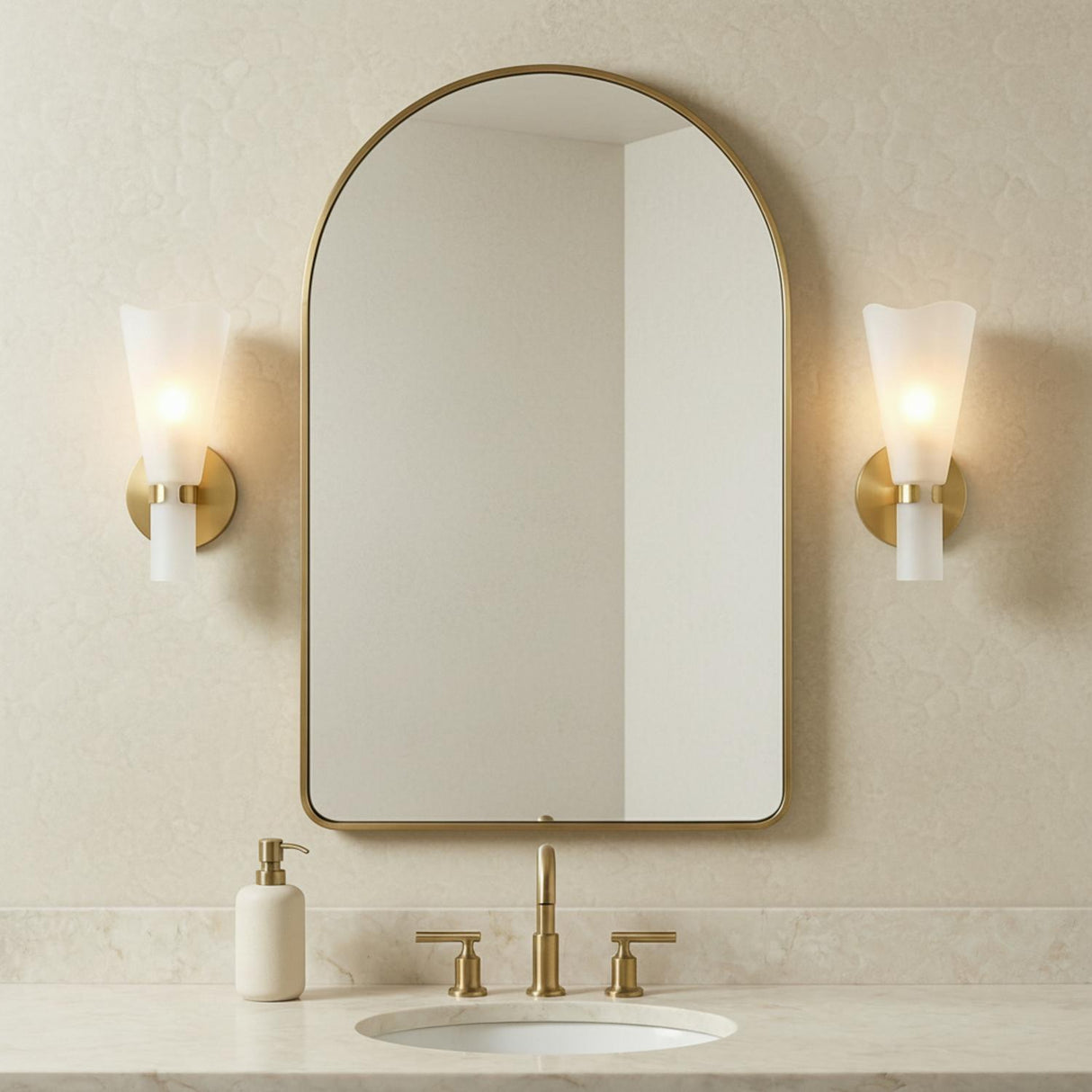 Gwen Wall Sconce 12", Aged Brass