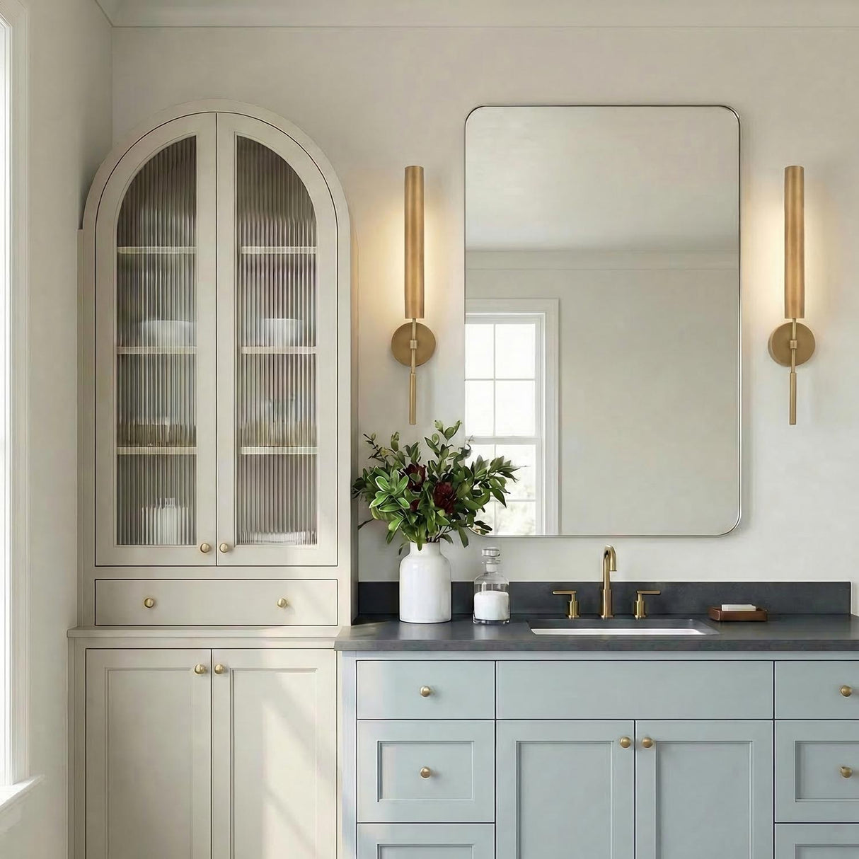Linden LED Wall Sconce 26", Aged Brass