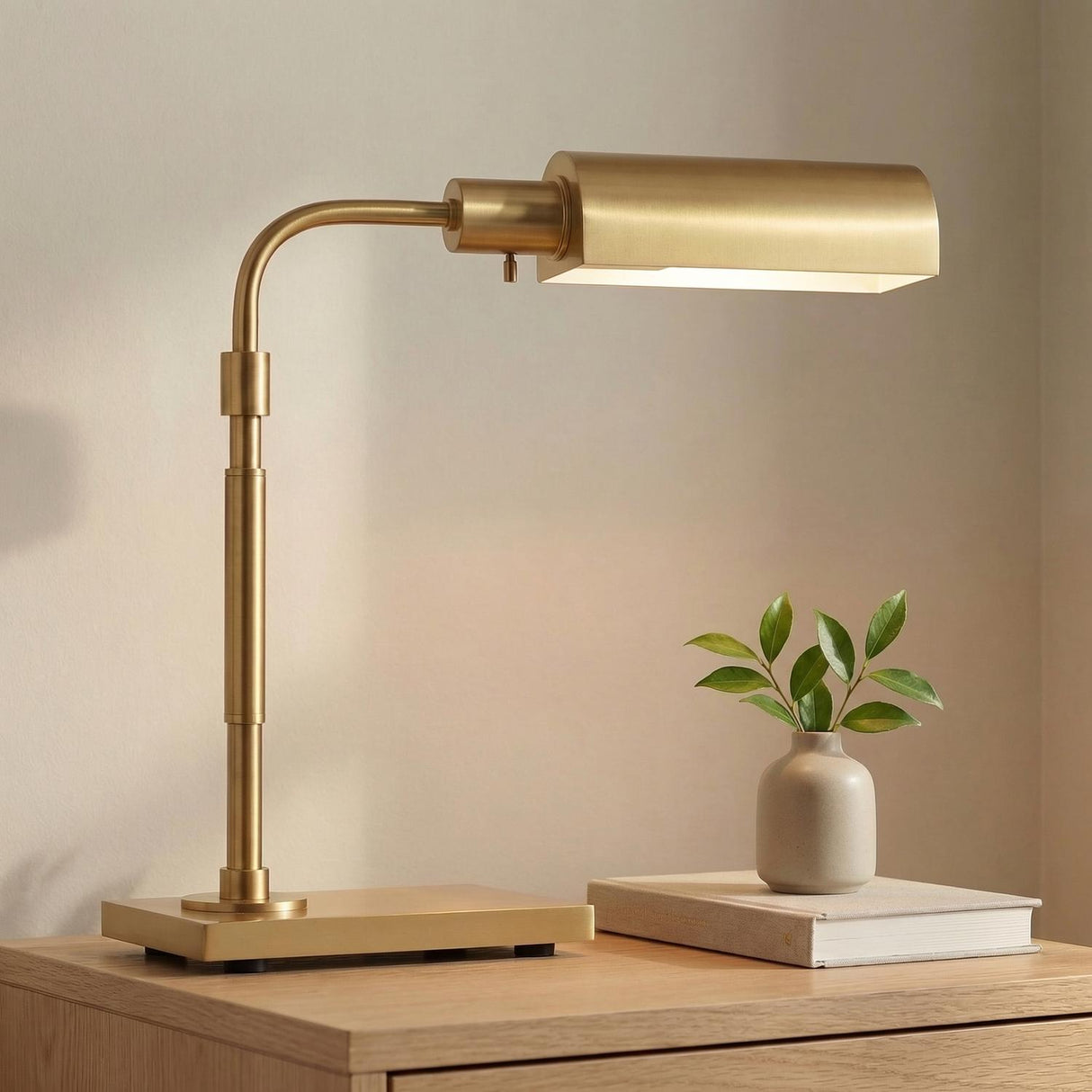 Gunther Table Lamp 19", Modern Brass