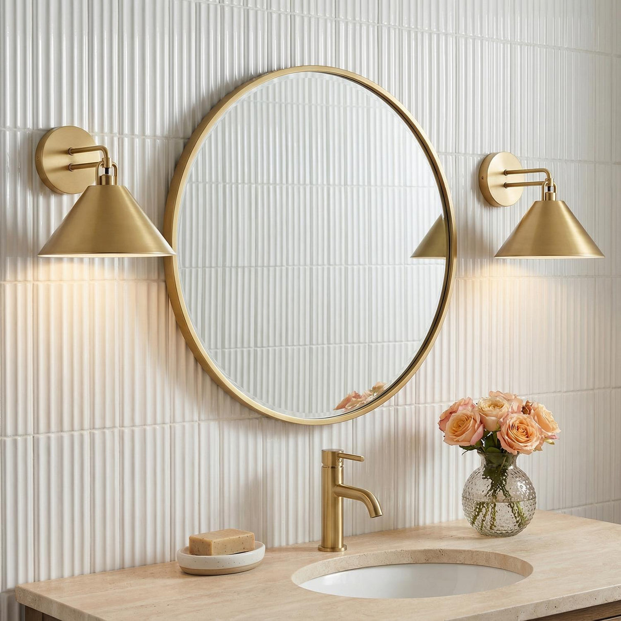 Nyra Wall Sconce 9", Satin Brass