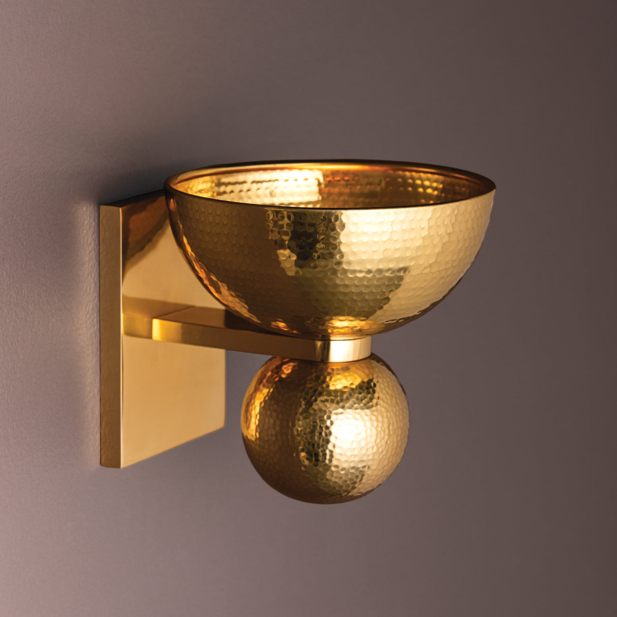 Stanton Wall Sconce 8", Hammered Vintage Brass